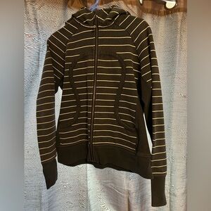 Lululemon sweater size 12